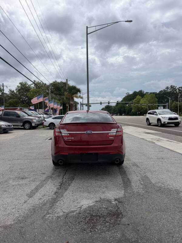 2016 Ford Taurus SEL
