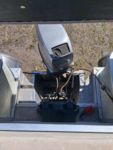 1998 Crest Pontoon 22FT PONTOON