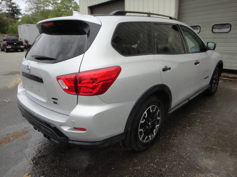 2019 Nissan Pathfinder SL