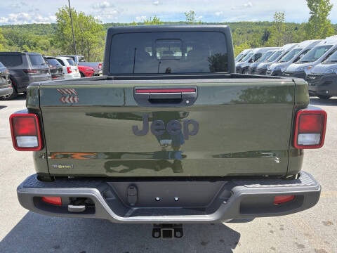 2023 Jeep Gladiator Sport S