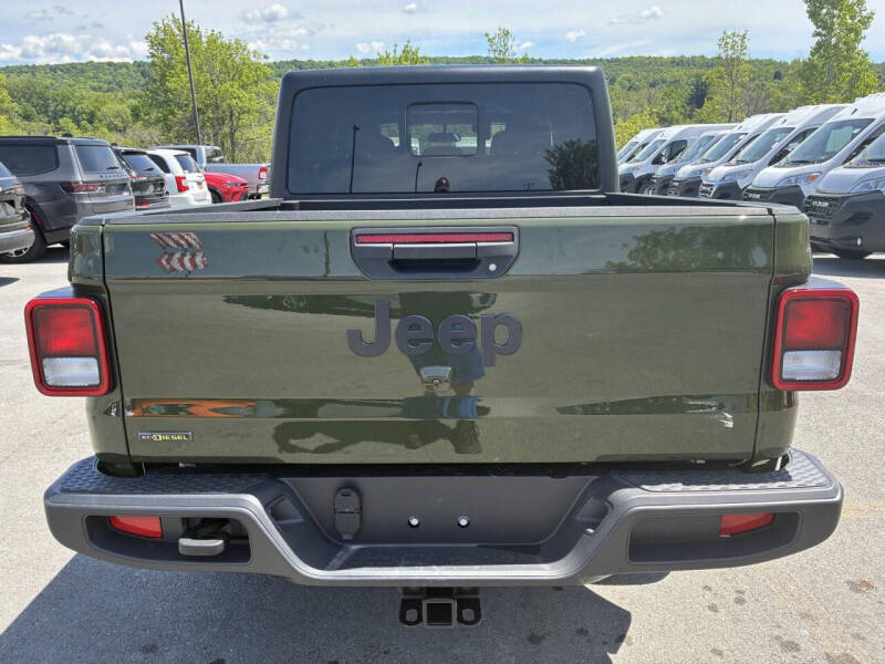 2023 Jeep Gladiator Sport S