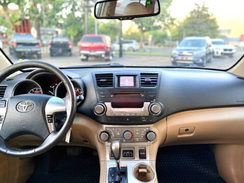 2012 Toyota Highlander SE