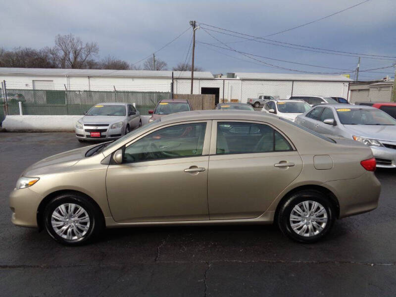 2010 Toyota Corolla Base's photo