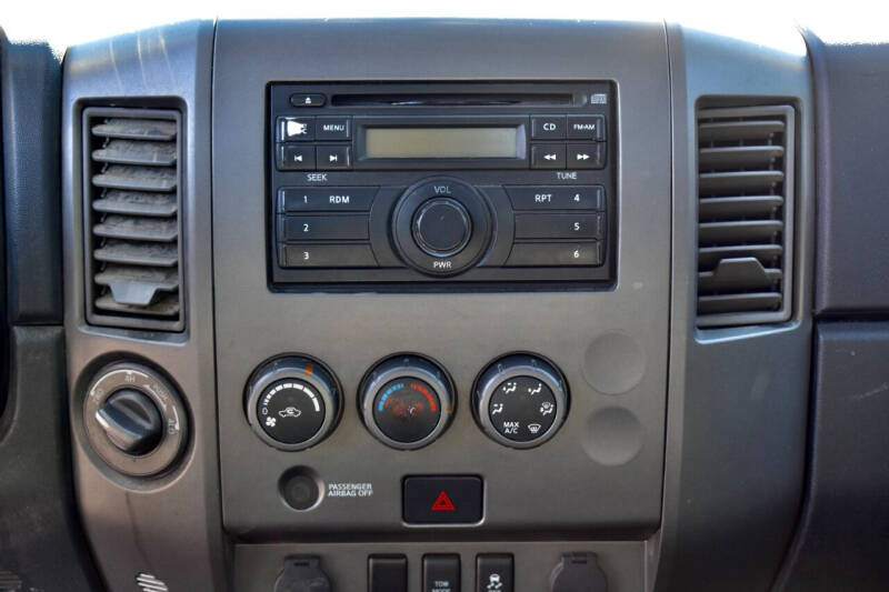 2012 Nissan Titan SV