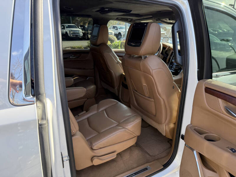 2017 Cadillac Escalade ESV Platinum