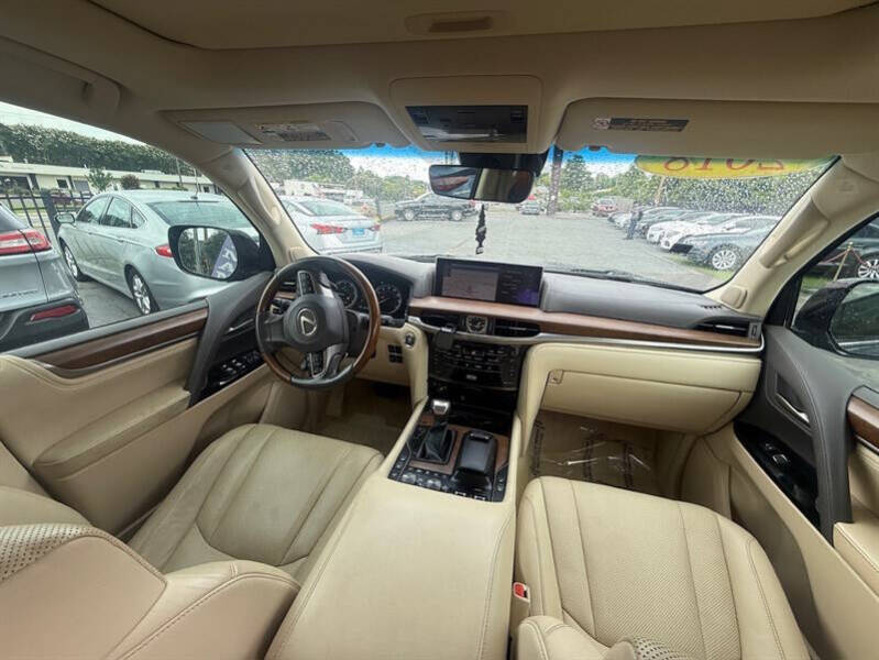 2018 Lexus LX 570 Three-Row