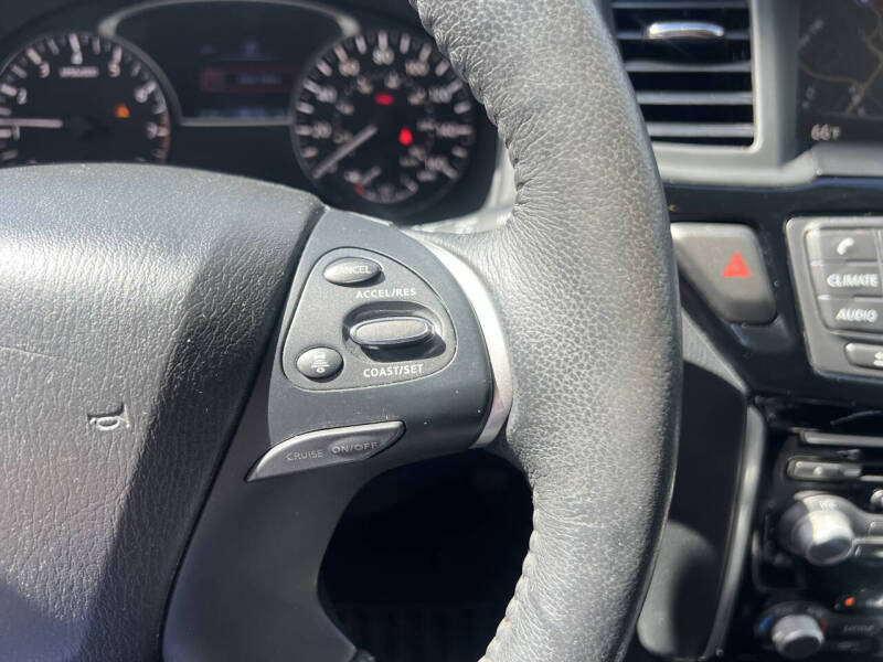 2019 Nissan Pathfinder SV