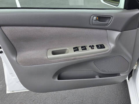 2003 Toyota Camry LE