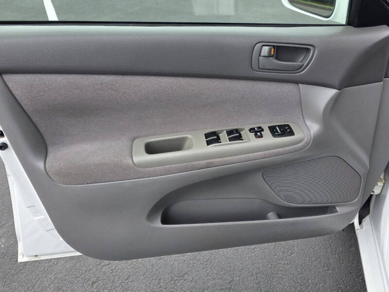 2003 Toyota Camry LE