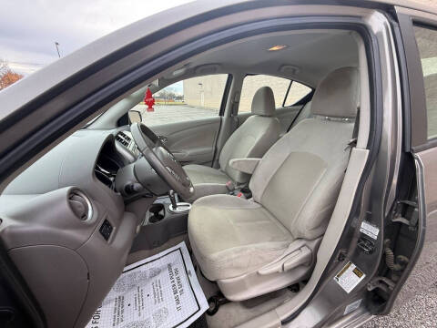 2016 Nissan Versa 1.6 S