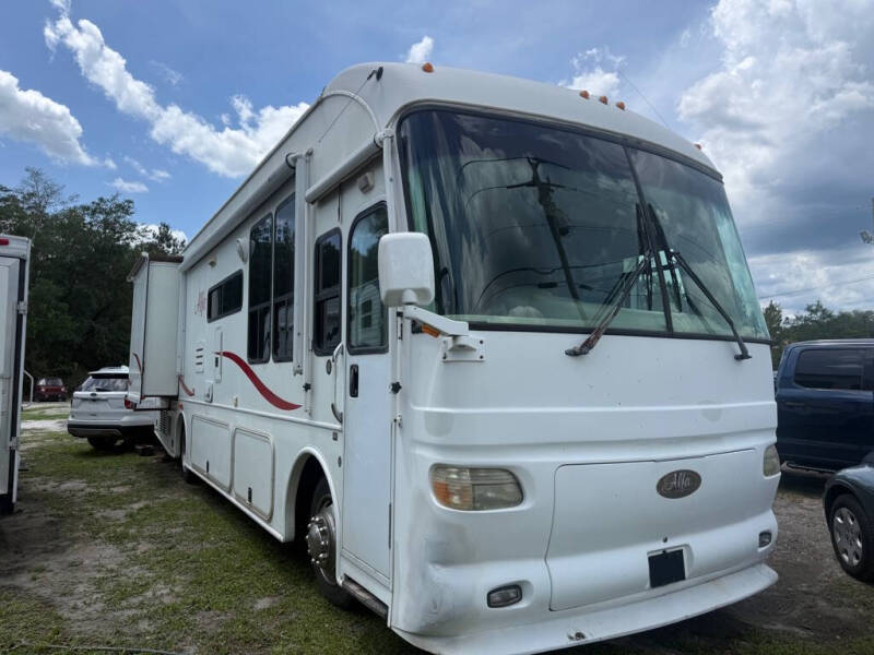 2005 Freightliner XCS Chassis