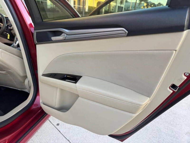 2013 Ford Fusion SE