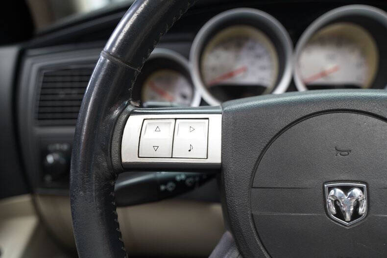 2005 Dodge Magnum RT