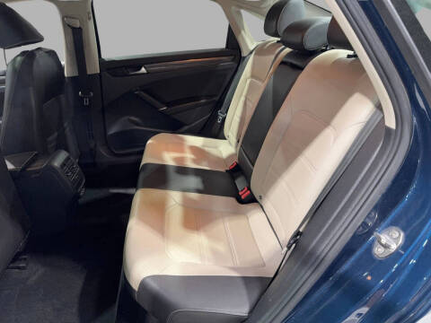 2020 Volkswagen Passat R-Line