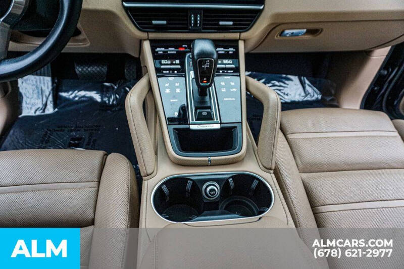 2023 Porsche Cayenne Platinum Edition