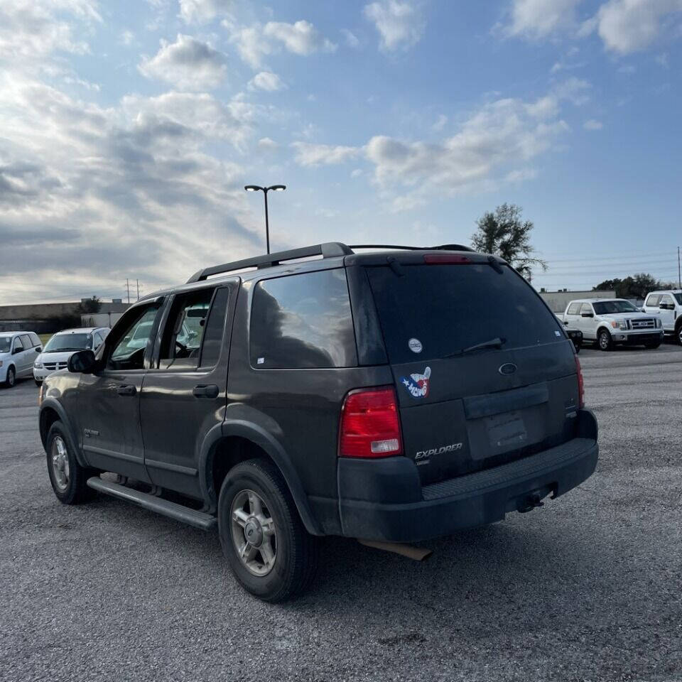 Black 2005 Ford Explorer XLS XLS 4dr SUV 15