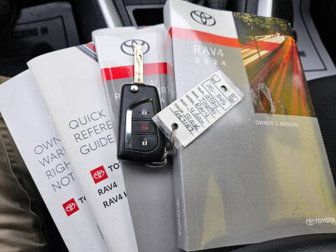 2024 Toyota RAV4 LE