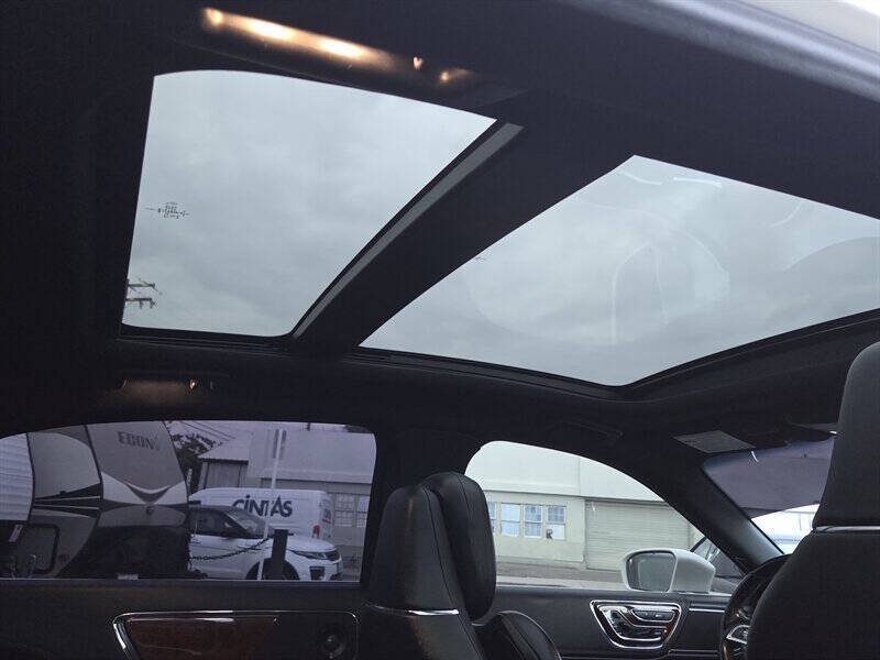 2019 Lincoln Continental Select