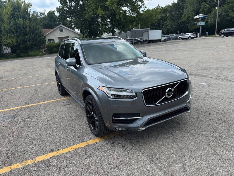 2016 Volvo XC90 T6 Momentum