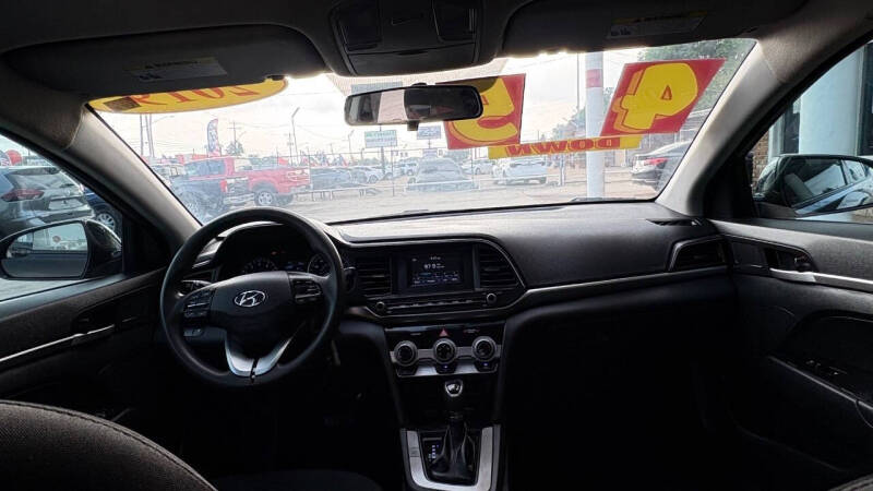 2019 Hyundai Elantra SE