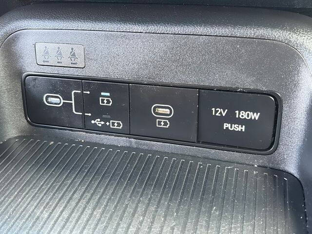 2025 Hyundai Kona SE