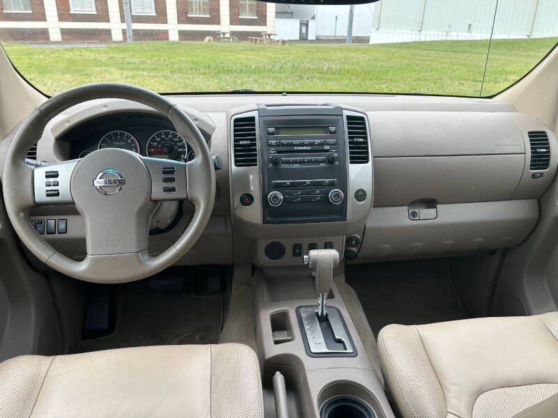 2009 Nissan Frontier LE