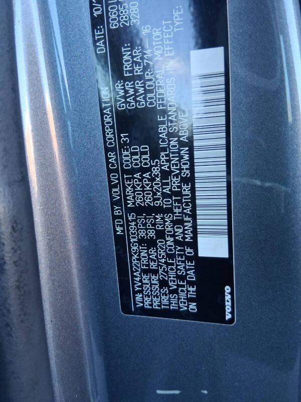 2016 Volvo XC90 T6 Momentum