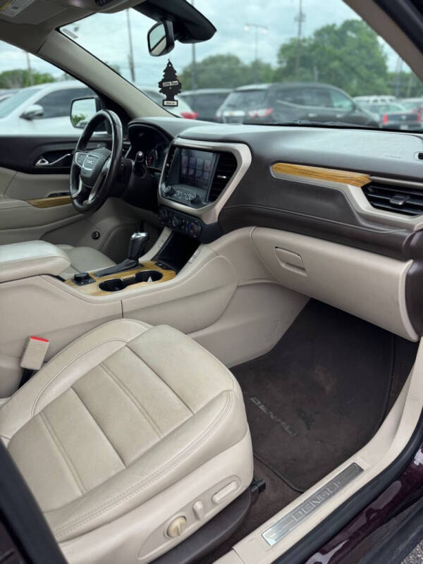 2017 GMC Acadia Denali