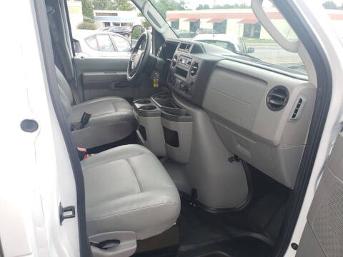 2022 Ford E-Series E-450 SD