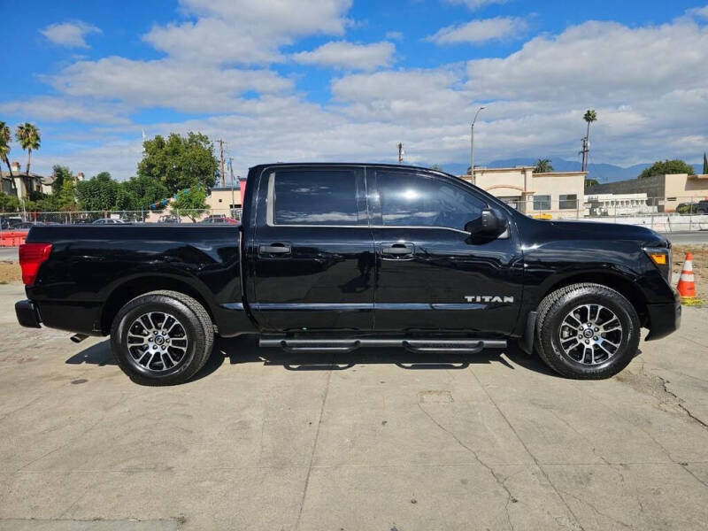 2022 Nissan Titan SV