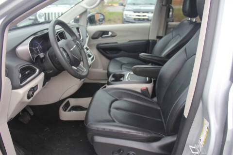 2024 Chrysler Pacifica Touring L