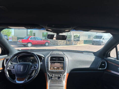 2019 Lincoln Nautilus Select