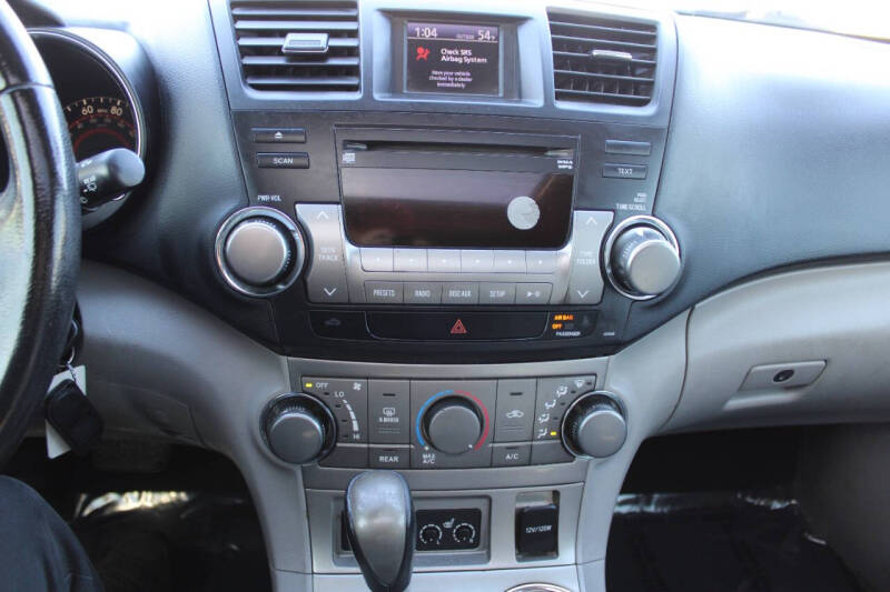 2011 Toyota Highlander SE