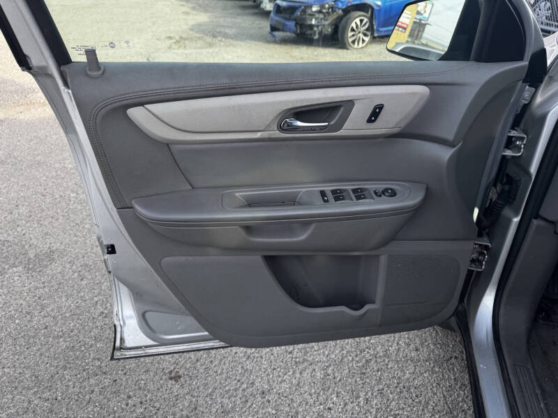 2017 Chevrolet Traverse LS