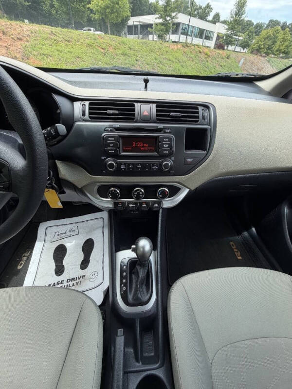 2014 Kia Rio 5-Door LX