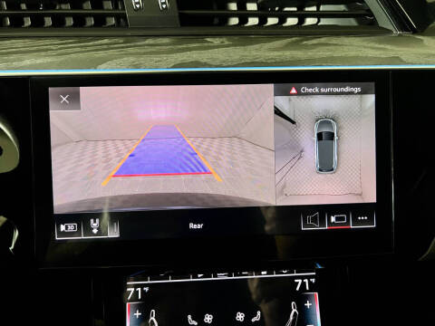 2019 Audi e-tron quattro Prestige