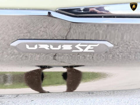 2025 Lamborghini Urus SE