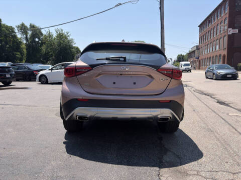 2018 Infiniti QX30 Premium