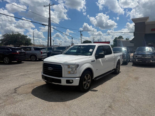 2015 Ford F-150 XLT SuperCrew 145-in's photo