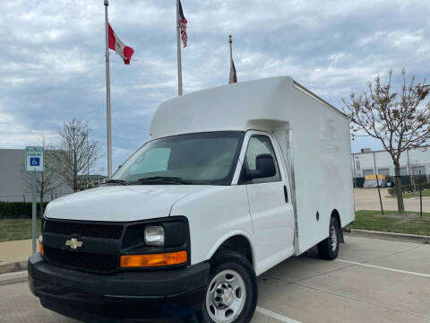 2008 Chevrolet Express Cutaway for sale at TWIN CITY MOTORS in Houston TX