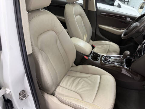 2011 Audi Q5 2.0T quattro Premium Plus