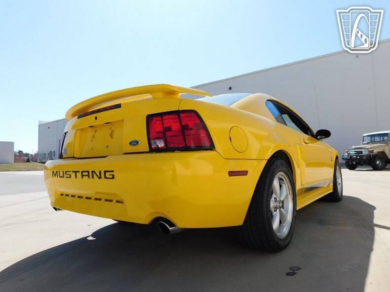 2004 Ford Mustang Mach 1 Premium