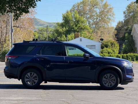 2022 Nissan Pathfinder SV