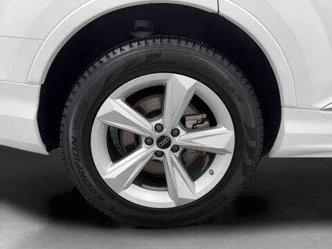 2024 Audi Q7 quattro Premium Plus 45 TFSI