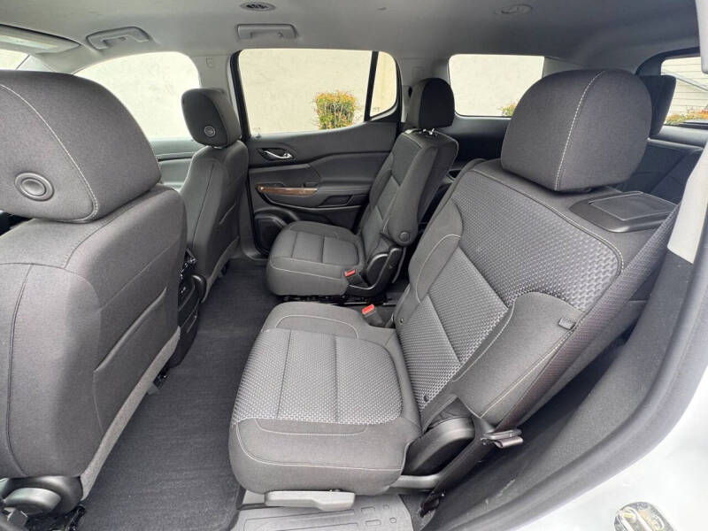 2022 GMC Acadia SLE