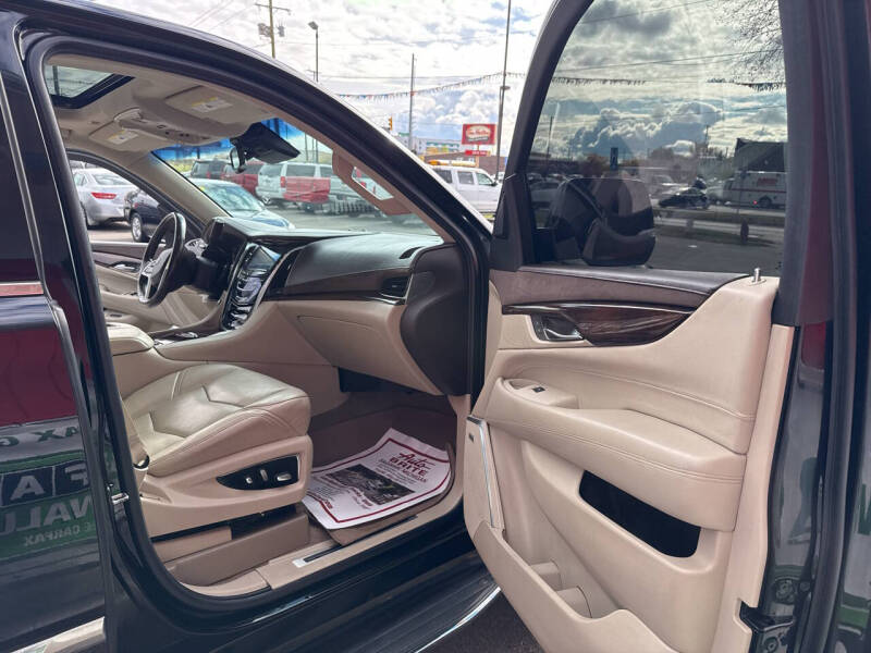 2016 Cadillac Escalade ESV Luxury Collection