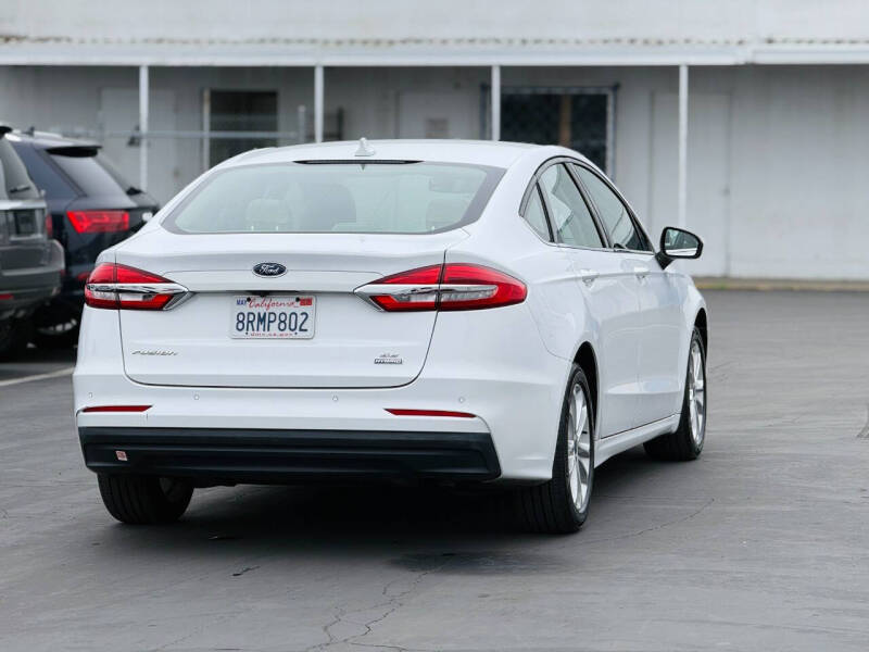 2020 Ford Fusion Hybrid SE