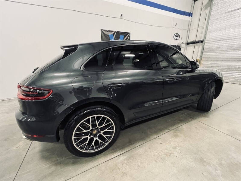2017 Porsche Macan