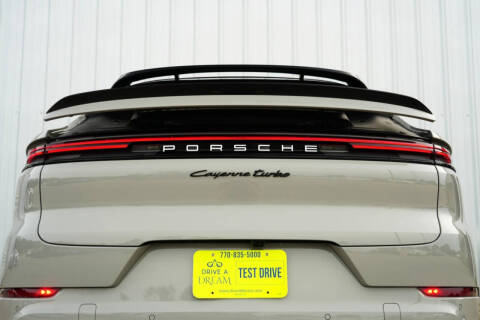 2024 Porsche Cayenne Turbo E-Hybrid Coupe