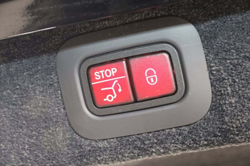 2023 Aston Martin DBX 707